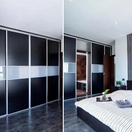 Designer Haus Mit Beheiztem Pool بيت للعطل